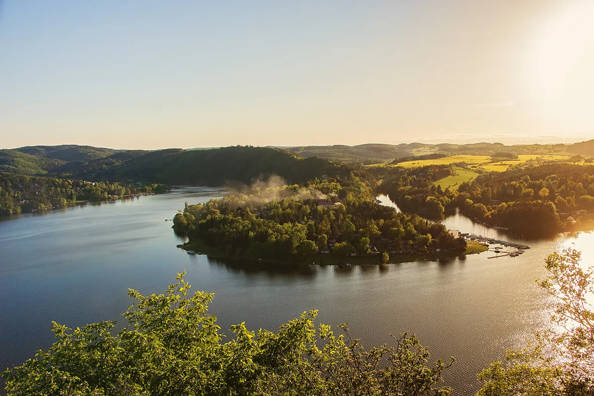 Best Viewpoints from Vltava River Banks in 2026